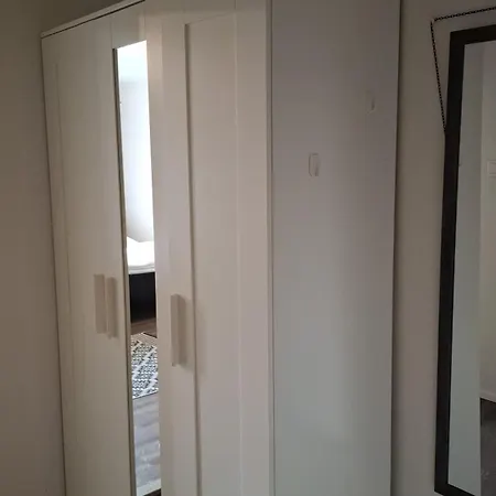 Hh Huoneistot Yksioe 4 Kerros Apartmán *